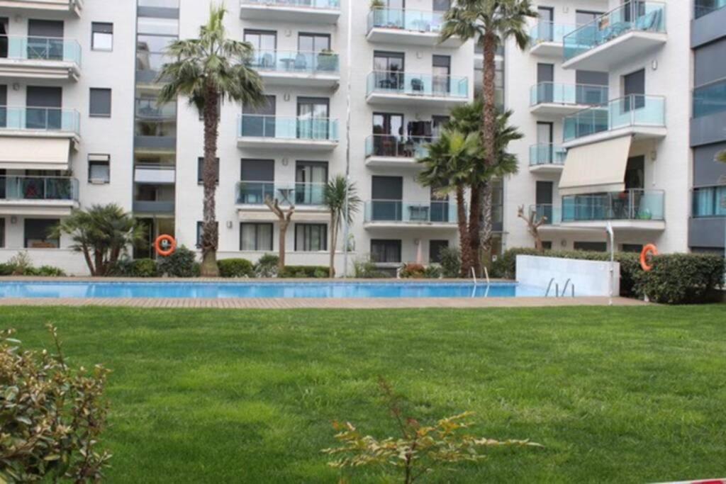 Apartamento Con Piscina Y Parking En Lloret De Mar Apartment Ngoại thất bức ảnh