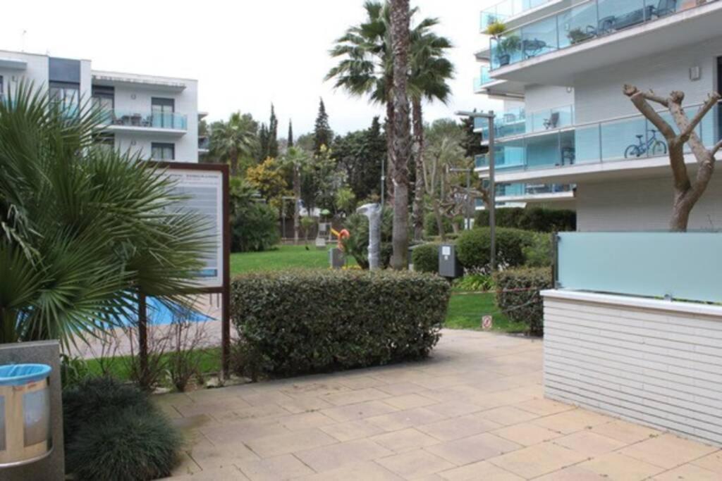 Apartamento Con Piscina Y Parking En Lloret De Mar Apartment Ngoại thất bức ảnh